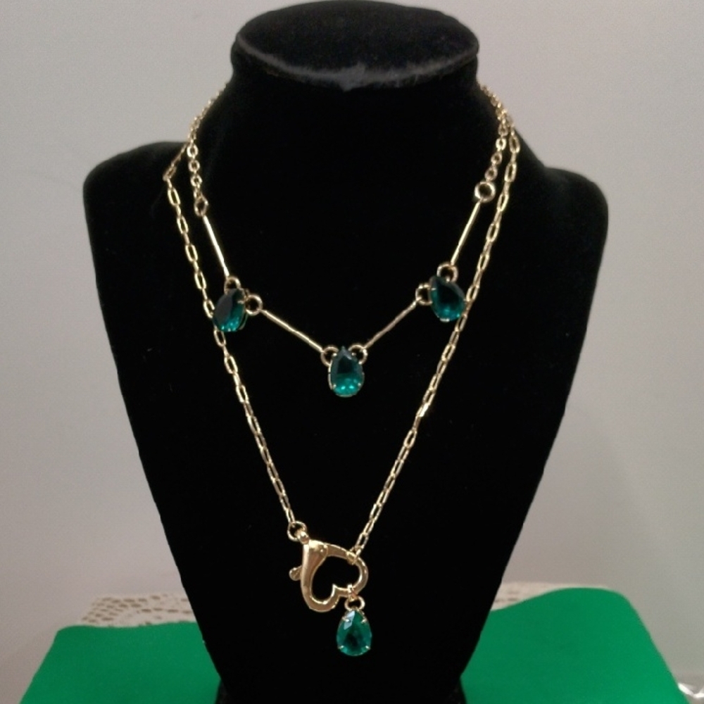 Chic Gold Toned Necklace with Teal Highlights